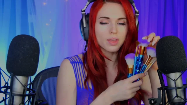 influencer amouranth nude p5