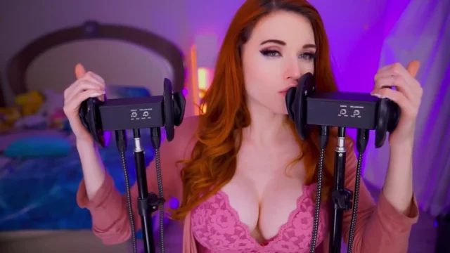 influencer amouranth nudes p17