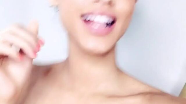 stormi maya finger